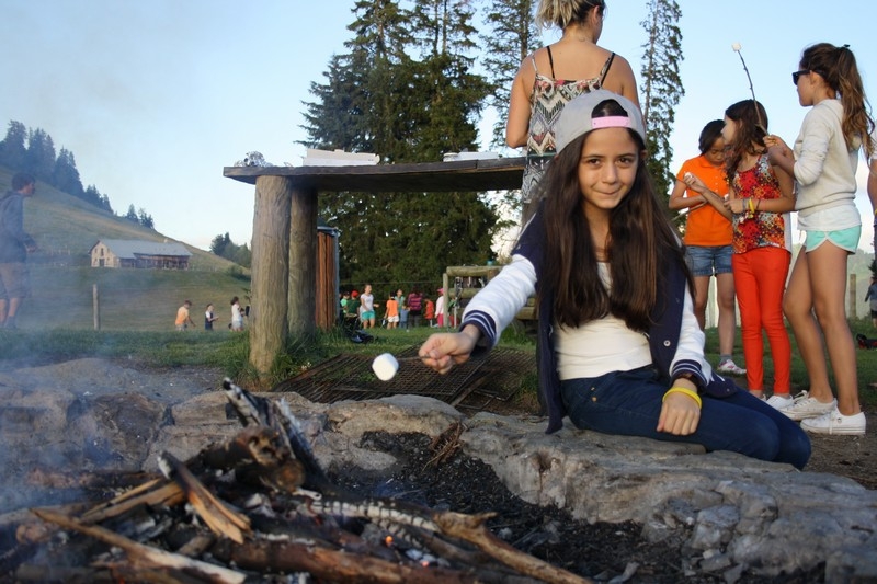 Village Camps International Summer Camp Leysin, Switzerland 2025-08-09 https://www.villagecamps.com/journals_admin/images/706-14-campfire (30).jpg